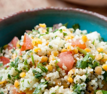 סלט קוסקוס מלא, עדשים כתומים וקולורבי